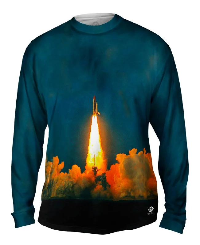 Long-Sleeve-Sustainable-Space Shuttle Take Off